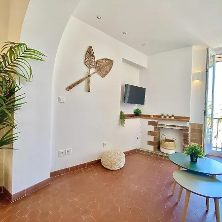 Sablettes Beach-plage-vue Mer-centre 芒通